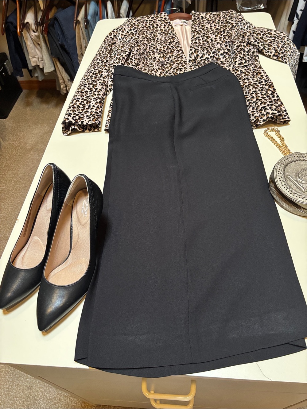 Rockport Black Midi Pencil Skirt - Sleek Professional Design